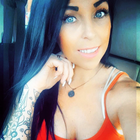 Meet your Posher, Jessica - Picture 7 of 9